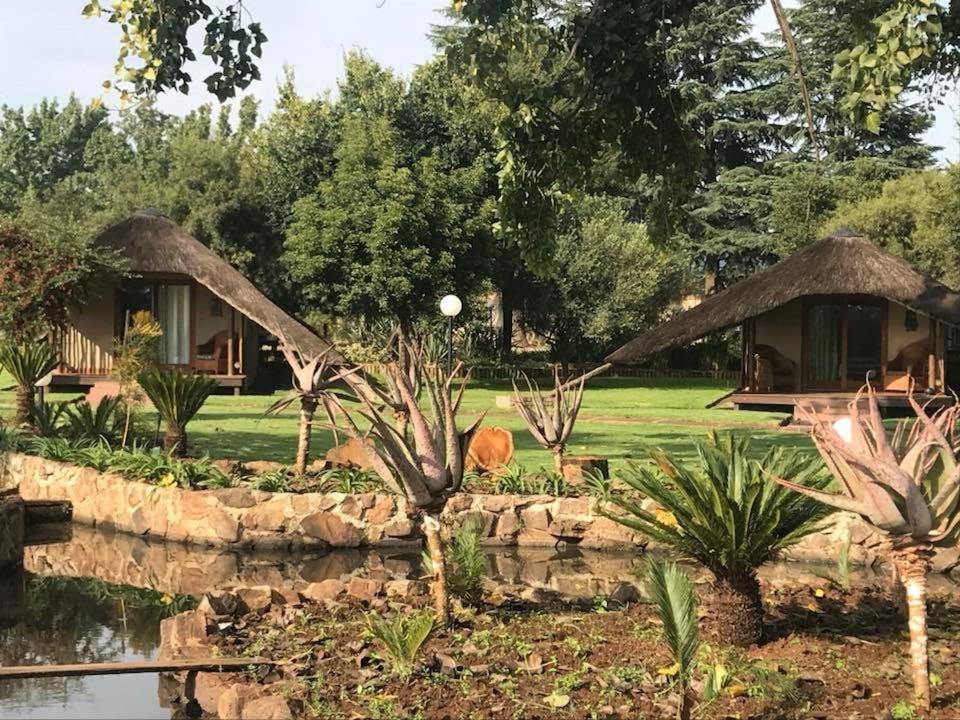Nkanga Lodge Accommodation & Venue ケンプトンパーク エクステリア 写真